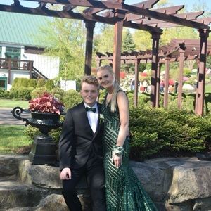 Jovanni 2019 prom dress